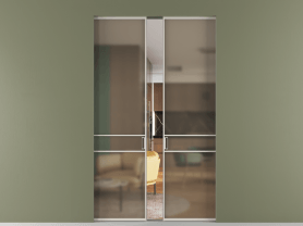 Алюминевая перегородка АЛПР 040.02 МОС Бронза сатин триплекс. Цвет Алюминий облачно-серый. Материал Алюминий в эмали. Коллекция Перегородка Formato скрытый пенал 2 створки. Картинка.