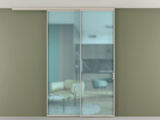 Перегородка Формато вдоль стены на потолок 2 створки с синхронным механизмом